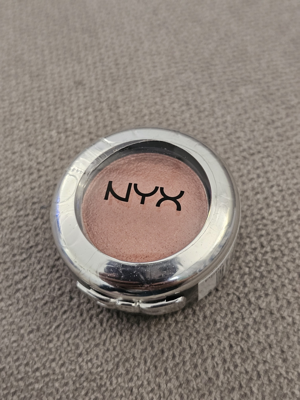 NYX Professional Makeup Prismatic Eyeshadow, Shade- Fireball